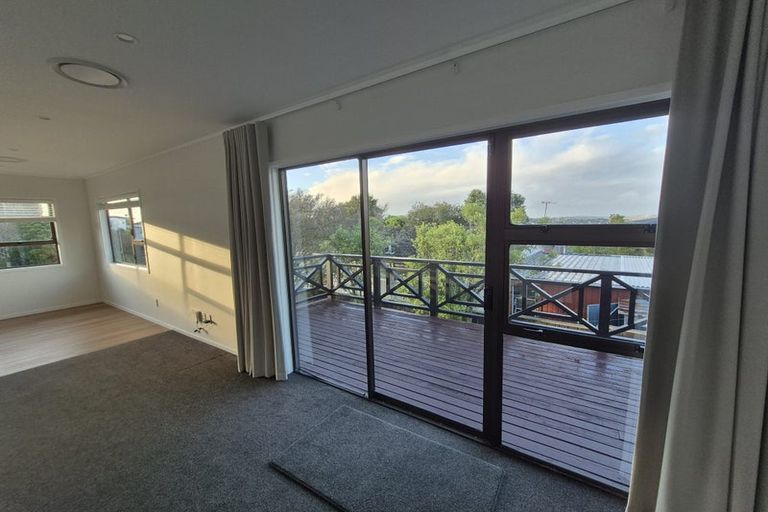 Photo of property in 5 Forsythe Place, Massey, Auckland, 0614