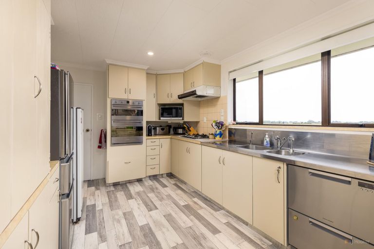 Photo of property in 23 Timaru Road, Waimate, 7924