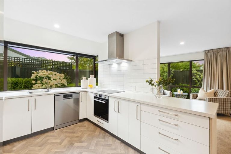 Photo of property in 14 Lascelles Street, Saint Martins, Christchurch, 8022