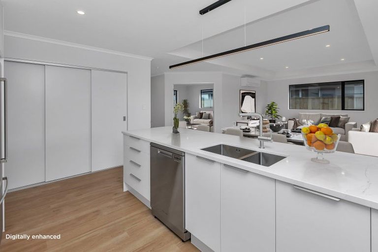 Photo of property in 11 Kapiakauri Road, One Tree Point, 0118