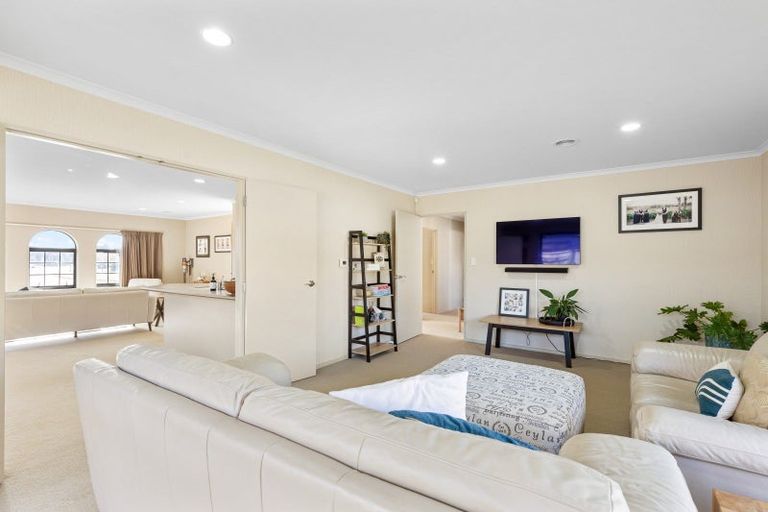 Photo of property in 8 Cleveland Heights, Kelvin Grove, Palmerston North, 4414