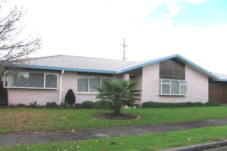 Photo of property in 13 Vanderbilt Parade, Albany, Auckland, 0632