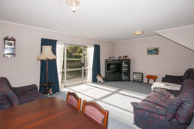 Photo of property in 11/2 Burdendale Grove, Churton Park, Wellington, 6037
