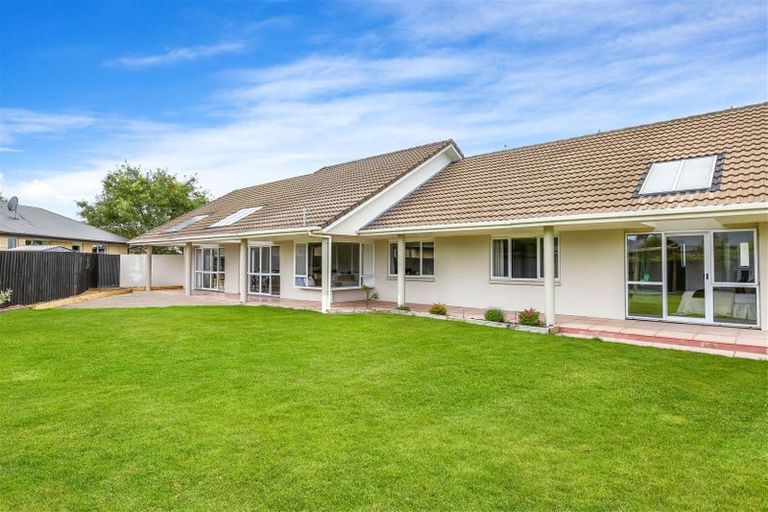 Photo of property in 1 Hibiscus Grove, Rangiora, 7400