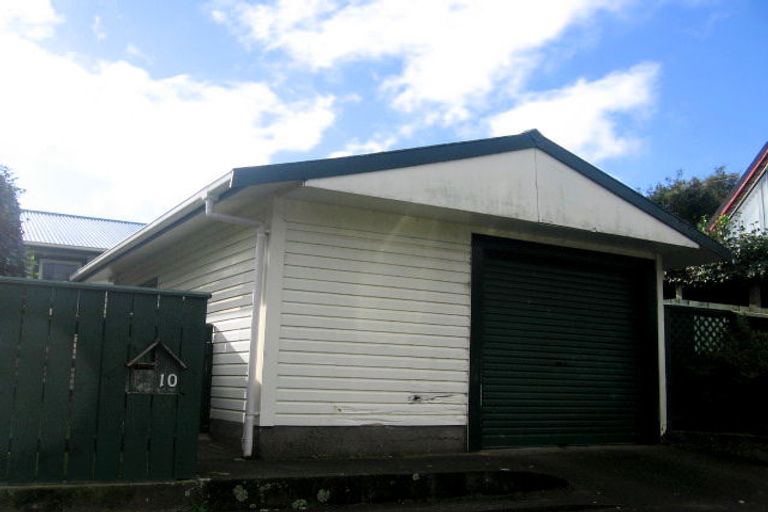 Photo of property in 10 Whakataki Grove, Waiwhetu, Lower Hutt, 5010