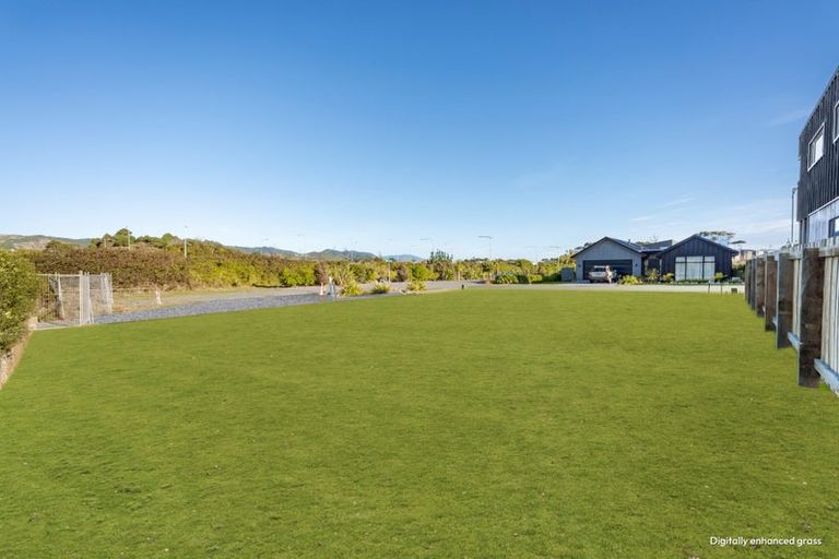Photo of property in 2 Mirek Street, Waikanae, 5036