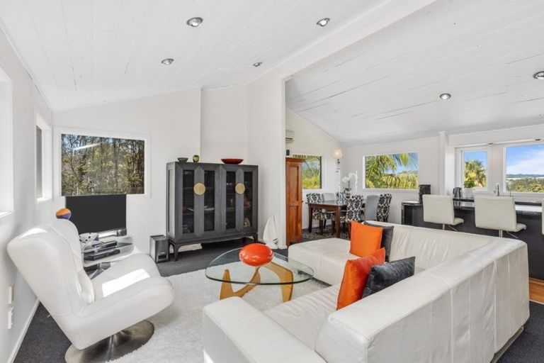 Photo of property in 141 Matipo Road, Te Atatu Peninsula, Auckland, 0610