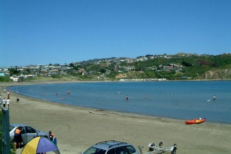 Photo of property in 25a-d Tireti Road, Titahi Bay, Porirua, 5022