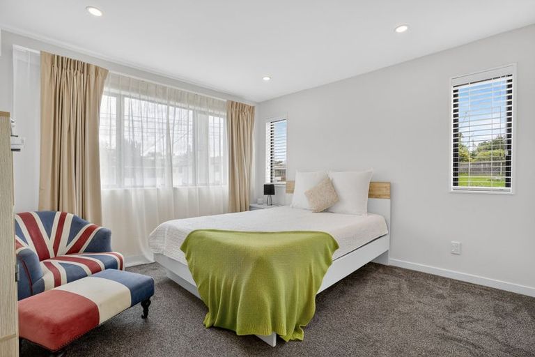 Photo of property in 57b Hogans Road, Glenfield, Auckland, 0629