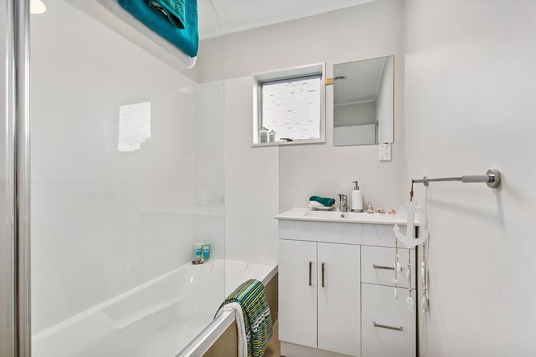 Photo of property in 2/22 Bingara Place, Favona, Auckland, 2024