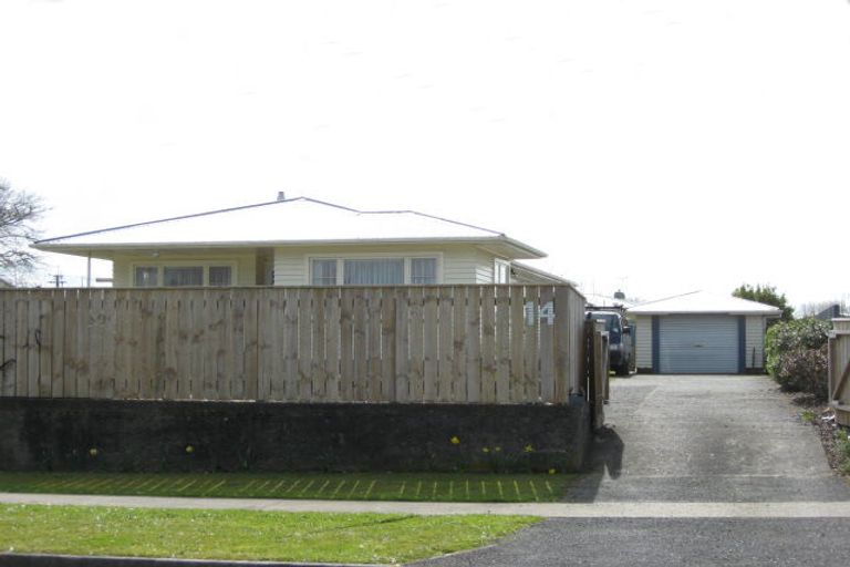 Photo of property in 14 Falstaff Street, Stratford, 4332