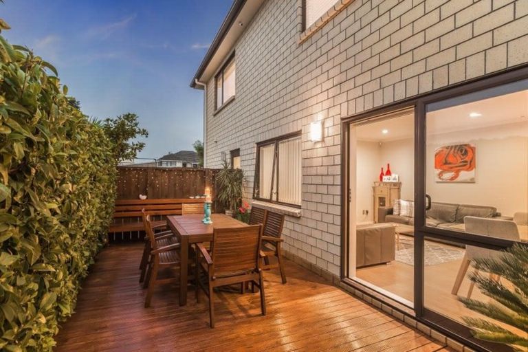 Photo of property in 23 Reeves Road, Pakuranga, Auckland, 2010