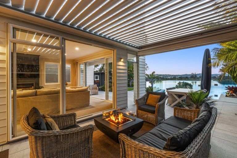 Photo of property in 54 Pohutukawa Avenue, Red Beach, 0932