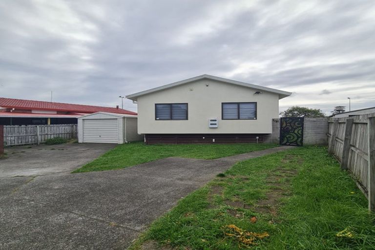 Photo of property in 2/21 Southview Place, Wattle Downs, Auckland, 2102