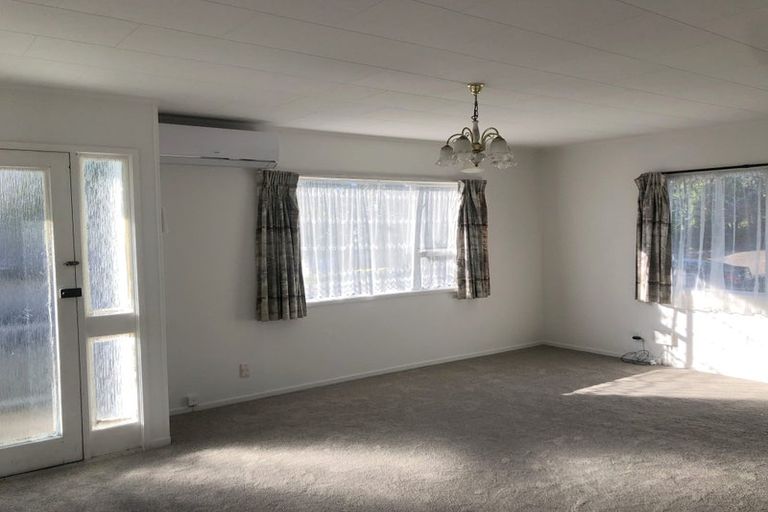 Photo of property in 26 Santiago Crescent, Unsworth Heights, Auckland, 0632