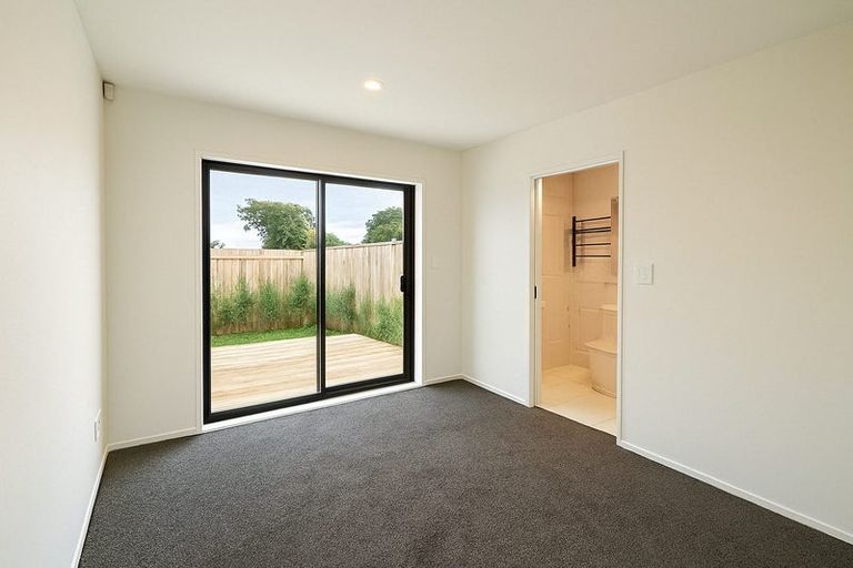 Photo of property in 8/5 Chevis Place, Pakuranga, Auckland, 2010