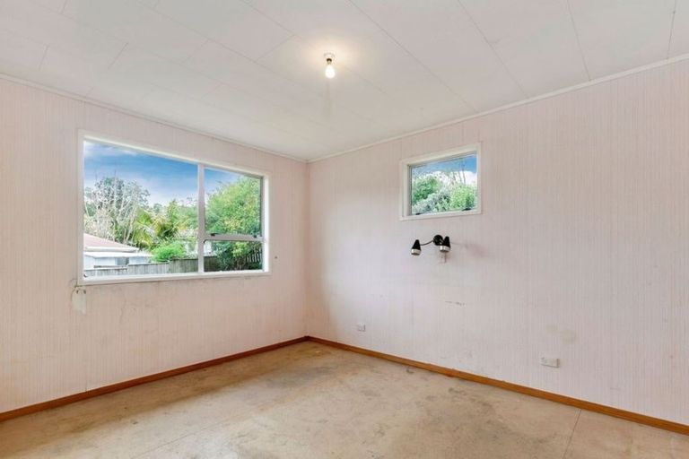 Photo of property in 5 Topliss Drive, Northcross, Auckland, 0632