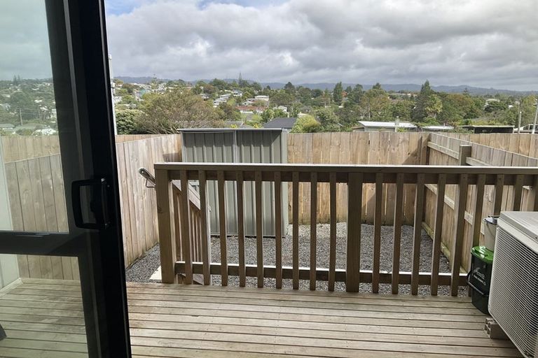 Photo of property in 9/41 Routley Drive, Glen Eden, Auckland, 0602