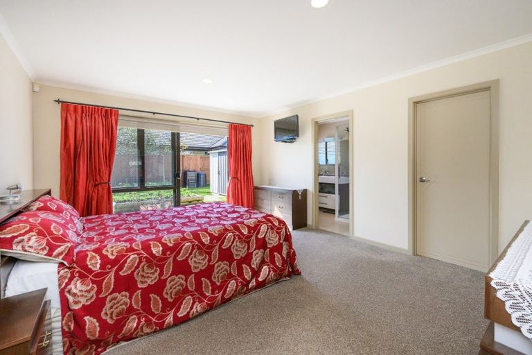 Photo of property in 48 Clearview Drive, Milson, Palmerston North, 4414