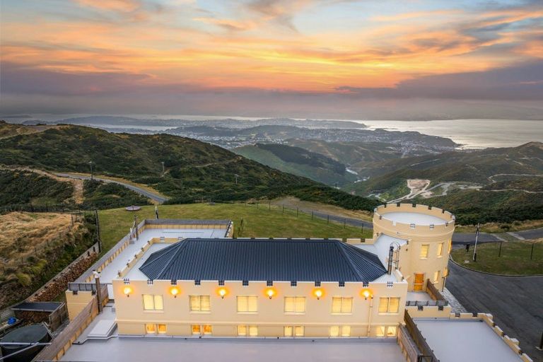 Photo of property in 430 Hawkins Hill Road, Brooklyn, Wellington, 6021