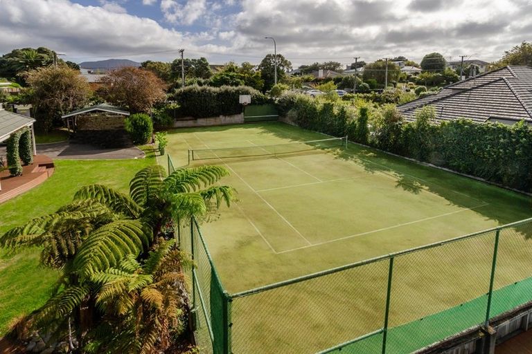 Photo of property in 32 Golf Road, Paraparaumu Beach, Paraparaumu, 5032