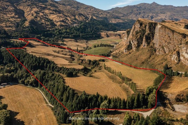 Photo of property in 16 Littles Road, Arthurs Point, Queenstown, 9371