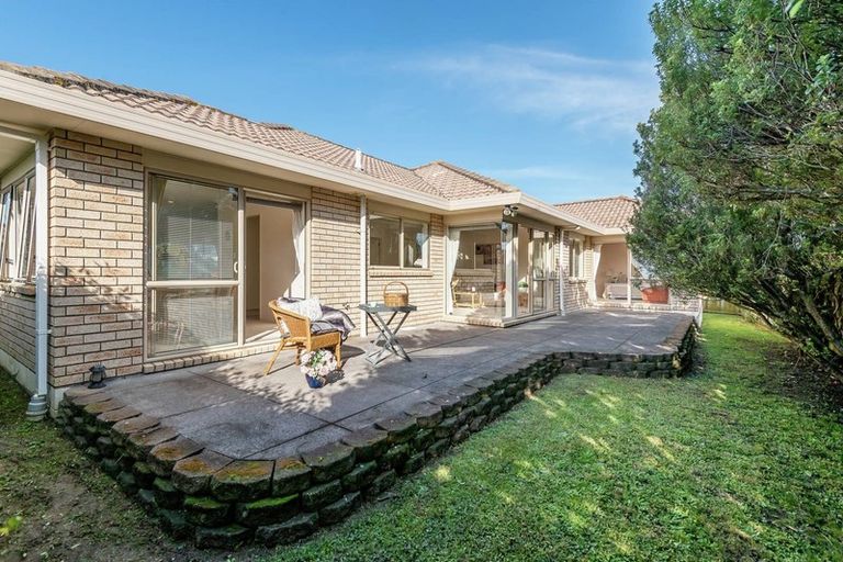 Photo of property in 16 Nad Place, East Tamaki Heights, Auckland, 2016