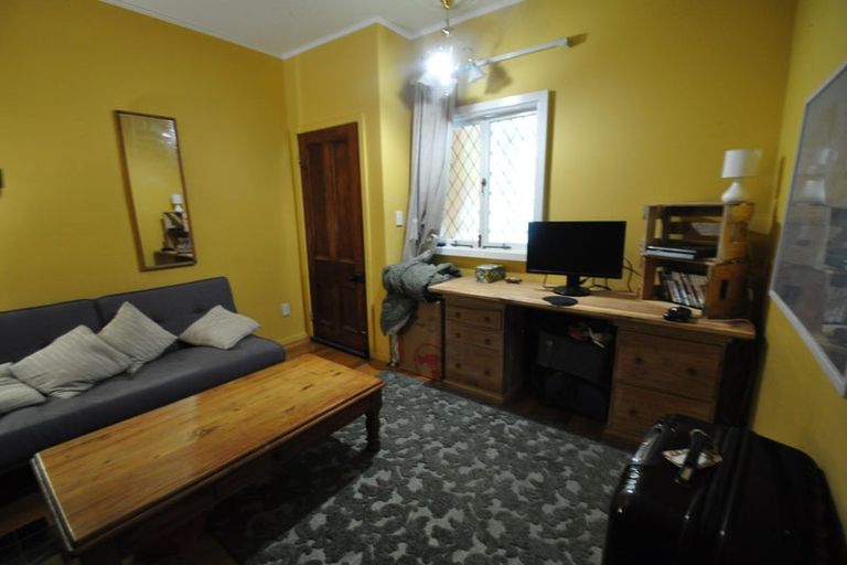 Photo of property in 140 Glenmore Street, Northland, Wellington, 6012