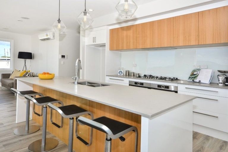 Photo of property in 66 Taikura Avenue, Red Beach, 0932