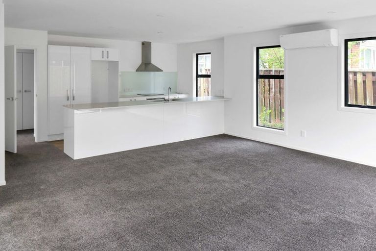 Photo of property in 1a Raymond Terrace, Fairfield, Lower Hutt, 5011
