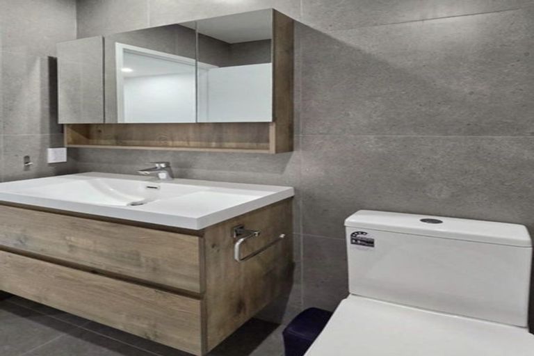 Photo of property in 2c Stokes Avenue, Te Atatu Peninsula, Auckland, 0610