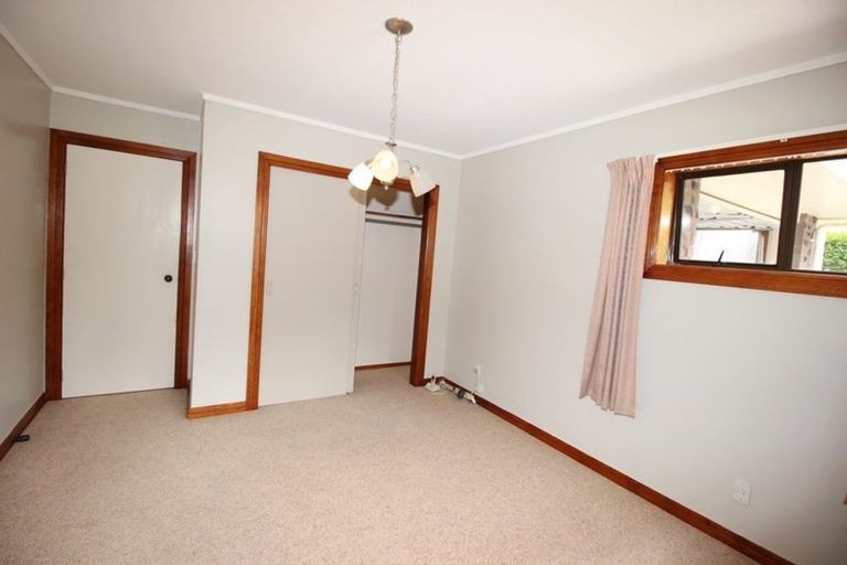 Photo of property in 37 Thorburn Avenue, Red Beach, 0932