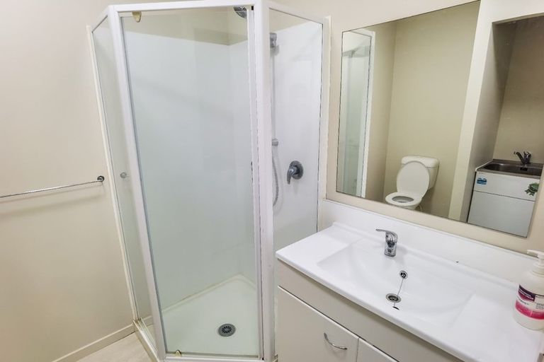 Photo of property in 17/242 Great North Road, Henderson, Auckland, 0612