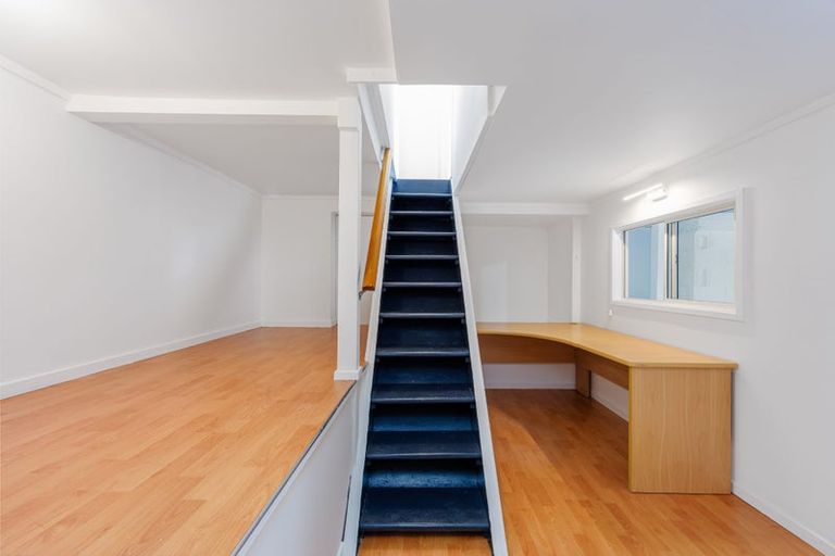 Photo of property in 2/13 Tilden Avenue, Hillcrest, Auckland, 0627