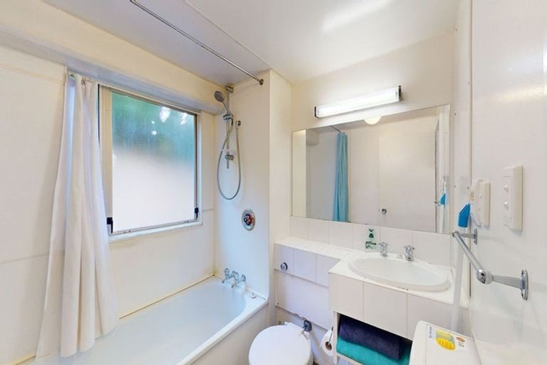 Photo of property in Capital Hill Apartments, 13/54u Hill Street, Thorndon, Wellington, 6011