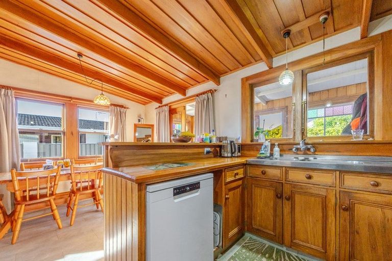 Photo of property in 83 Meeanee Road, Taradale, Napier, 4112