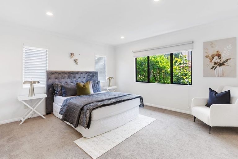 Photo of property in 28a Woodstock Road, Forrest Hill, Auckland, 0620
