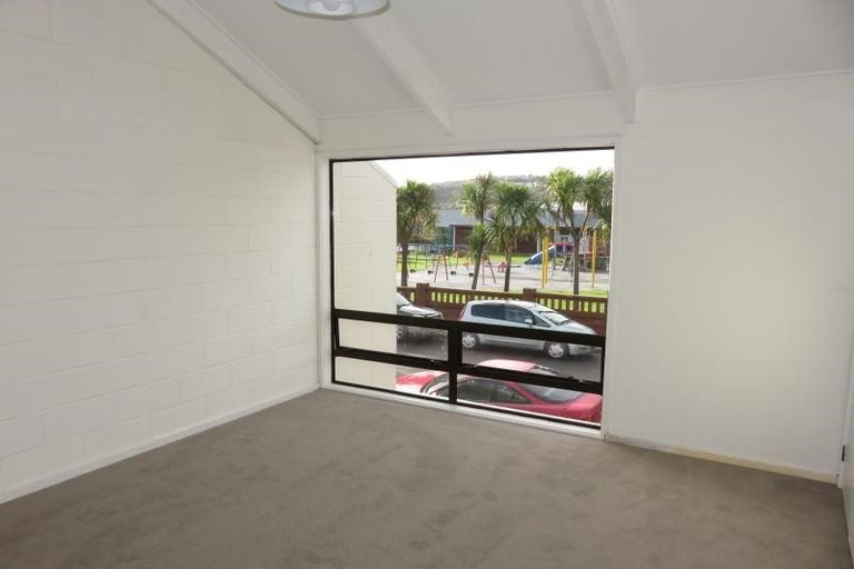 Photo of property in 21/4u Dr Taylor Terrace, Johnsonville, Wellington, 6037