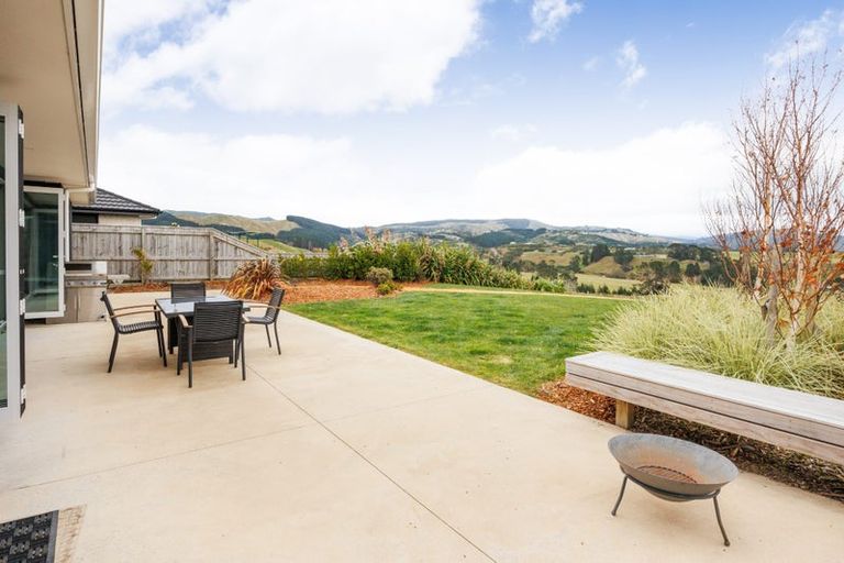 Photo of property in 16 Cyprus Place, Fitzherbert, Palmerston North, 4410
