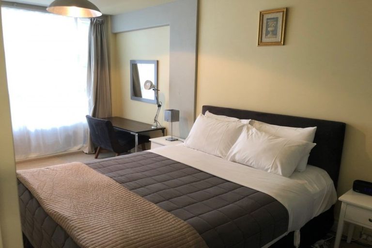 Photo of property in St Pauls Apartments, 98/43u Mulgrave Street, Thorndon, Wellington, 6011