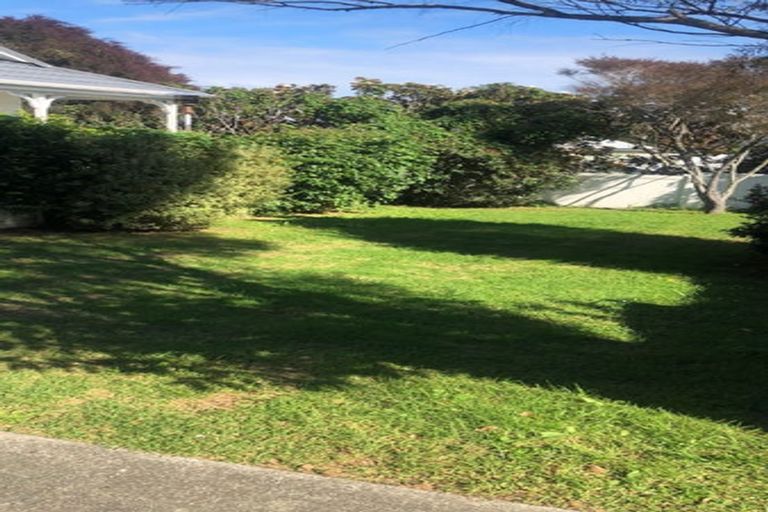 Photo of property in 1/8 Marsh Avenue, Forrest Hill, Auckland, 0620