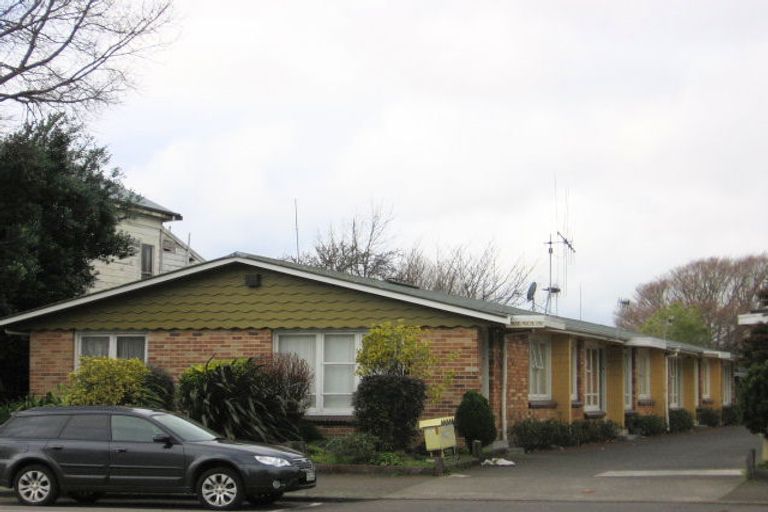 Photo of property in 121 Fitzherbert Avenue, West End, Palmerston North, 4410