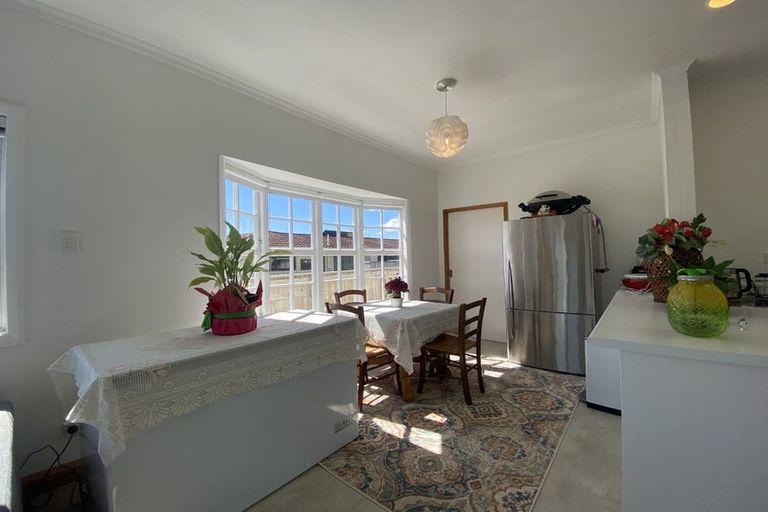 Photo of property in 25a Tukapa Street, Westown, New Plymouth, 4310