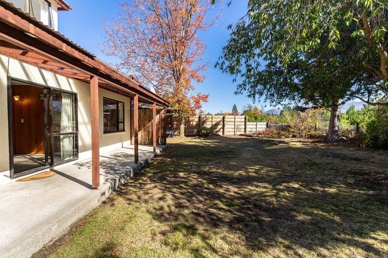 Photo of property in 33 Braemar Place, Twizel, 7901