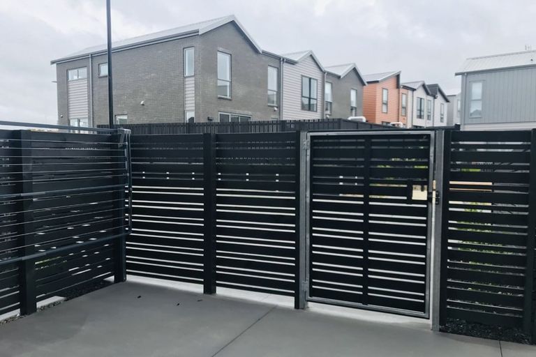 Photo of property in 35 Nugget Avenue, Hobsonville, Auckland, 0616