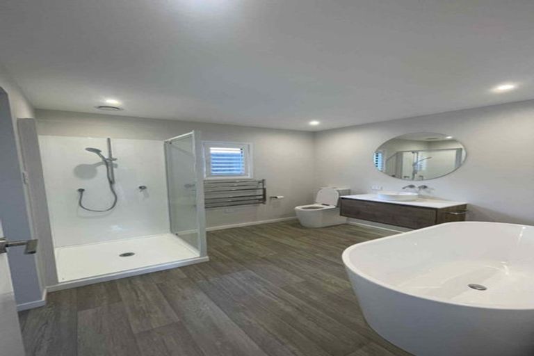 Photo of property in 5 Forsythe Place, Massey, Auckland, 0614