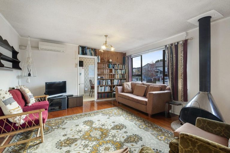 Photo of property in 16 Spencer Road, Pinehill, Auckland, 0632