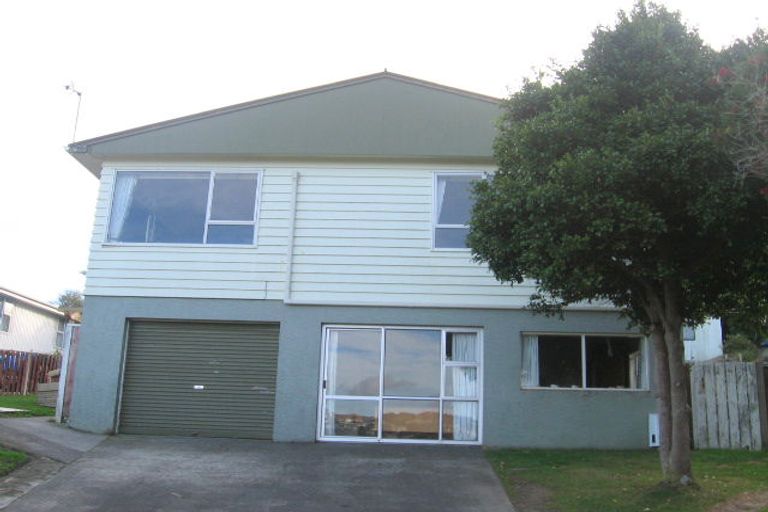 Photo of property in 17 Findhorn Place, Papakowhai, Porirua, 5024