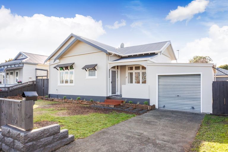 Photo of property in 47 Fitzroy Street, Terrace End, Palmerston North, 4410