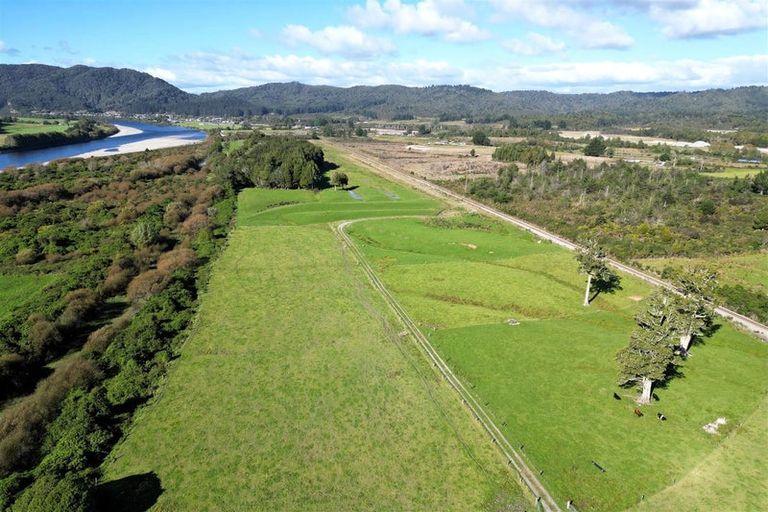 Photo of property in 200 Golf Links Road, Kaiata, Greymouth, 7805